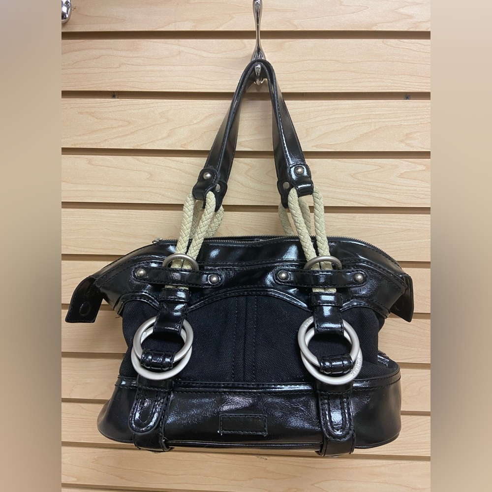GIANFRANCO FERRE WOMEN FASHIONABLE MODERN LOOKING MADE IN ITALY HANDBAG